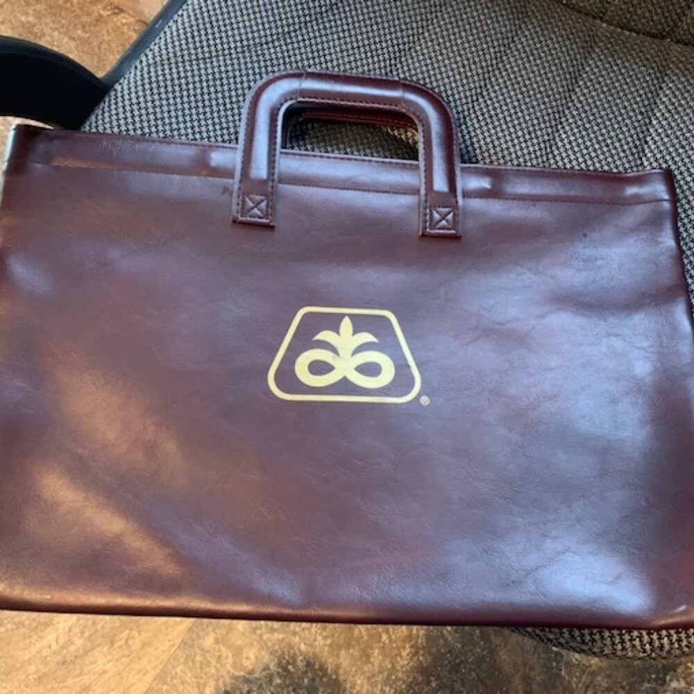 Pioneer seed pleather document carrier